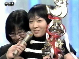 �Ϻ� NHK �뷡�ڶ� ���߿տ� �ѱ���