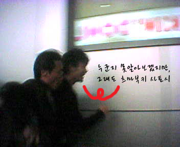 �����~~��