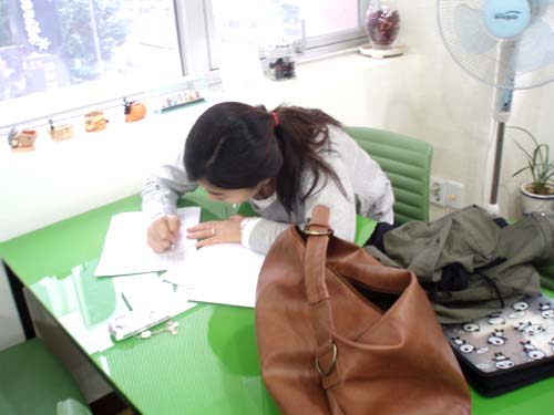 ��������~